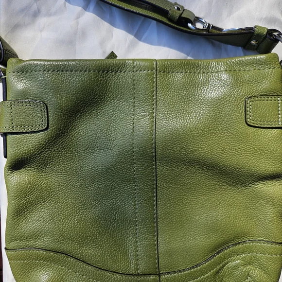Coach Olive Green Pebble Leather Crossbody with Silver Chain - Picture 2 of 6